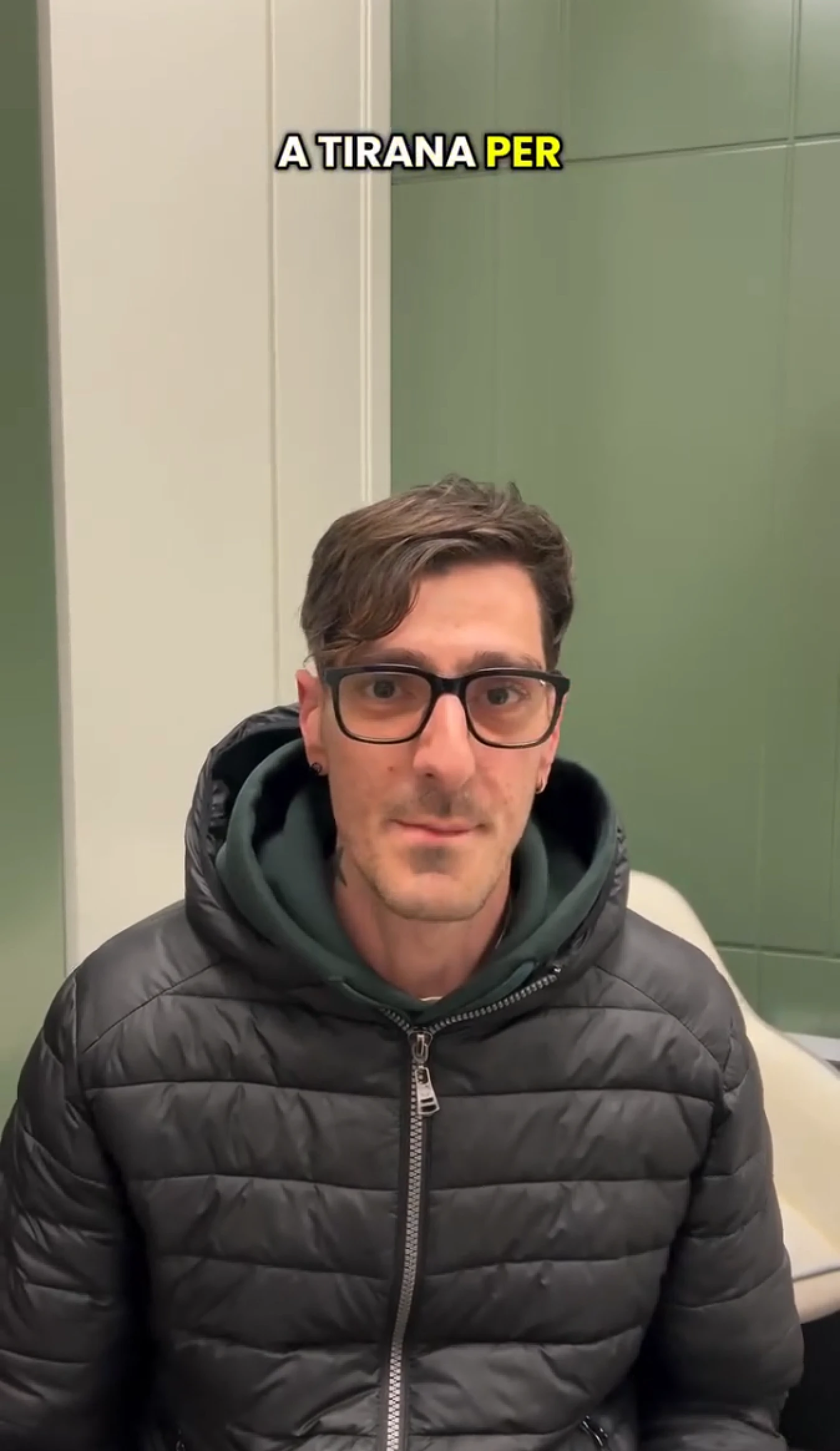 Dentista specializzato Windental durante un intervento a Tirana