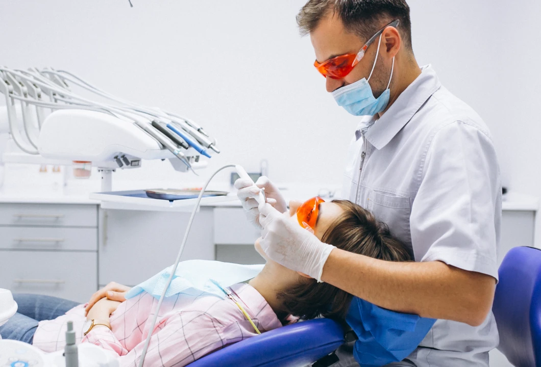 Cure dentali in Albania - paziente soddisfatto da Windental Tirana